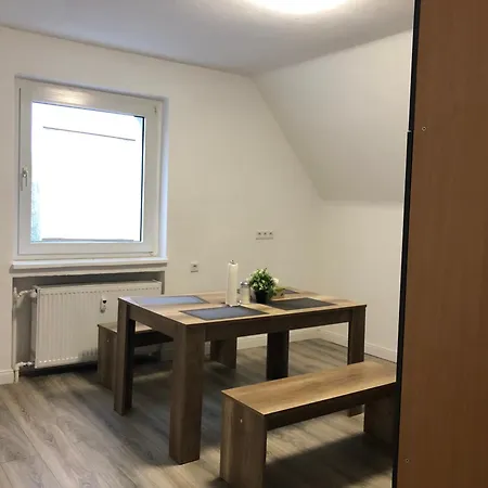 Apartment 3 Fuer Bis 5 Personen-wlan- Pakplatz *