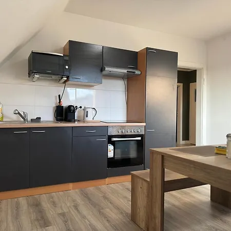 Apartment 3 Fuer Bis 5 Personen-wlan- Pakplatz *