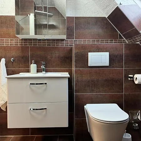Apartment 3 Fuer Bis 5 Personen-wlan- Pakplatz Bielefeld