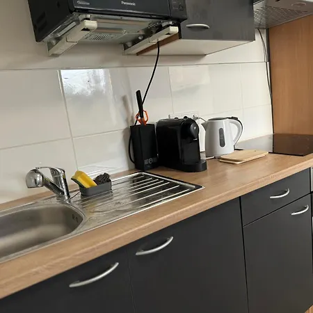 3 Fuer Bis 5 Personen-wlan- Pakplatz